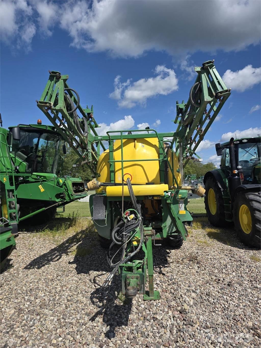 John Deere 740 Vučene prskalice