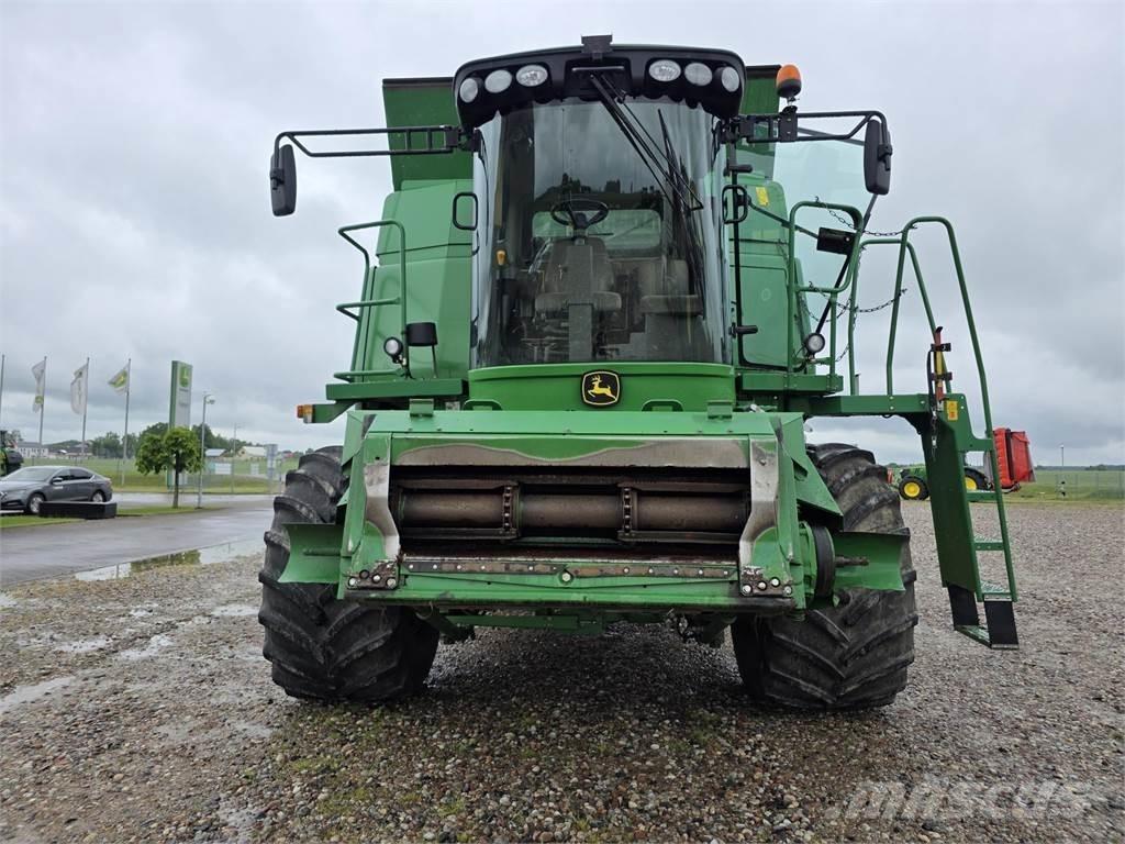 John Deere T670 Kombajni