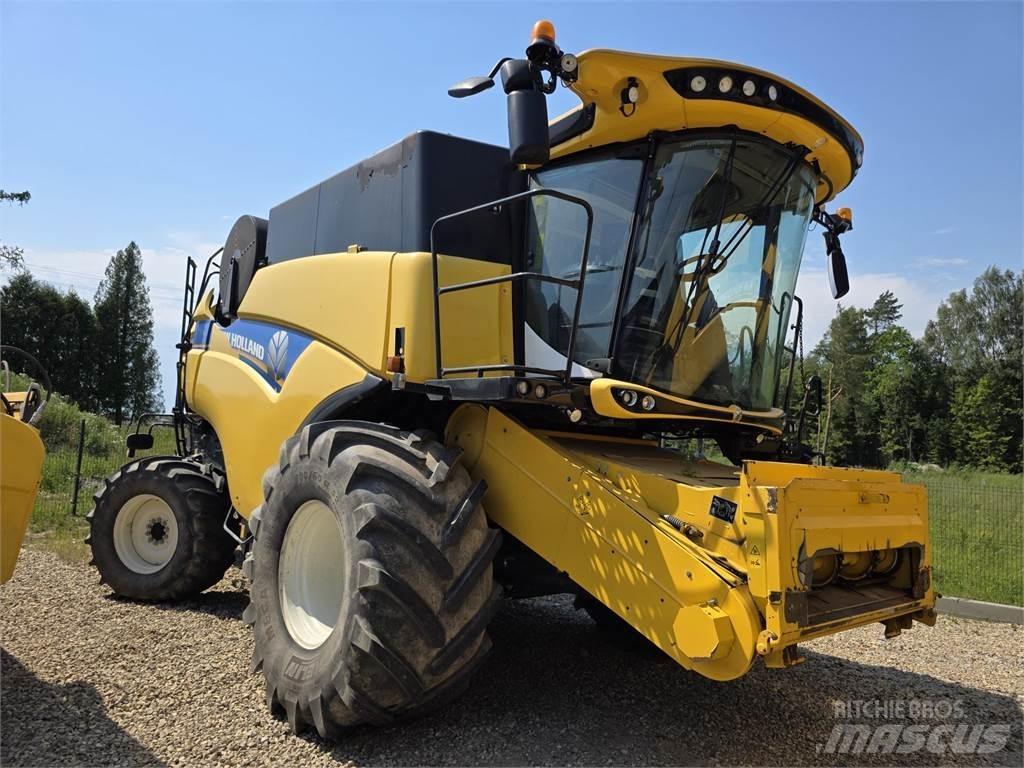 New Holland CX8.85 Kombajni