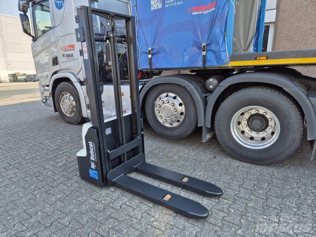 Bobcat LSM12N Ručni električni viljuškar