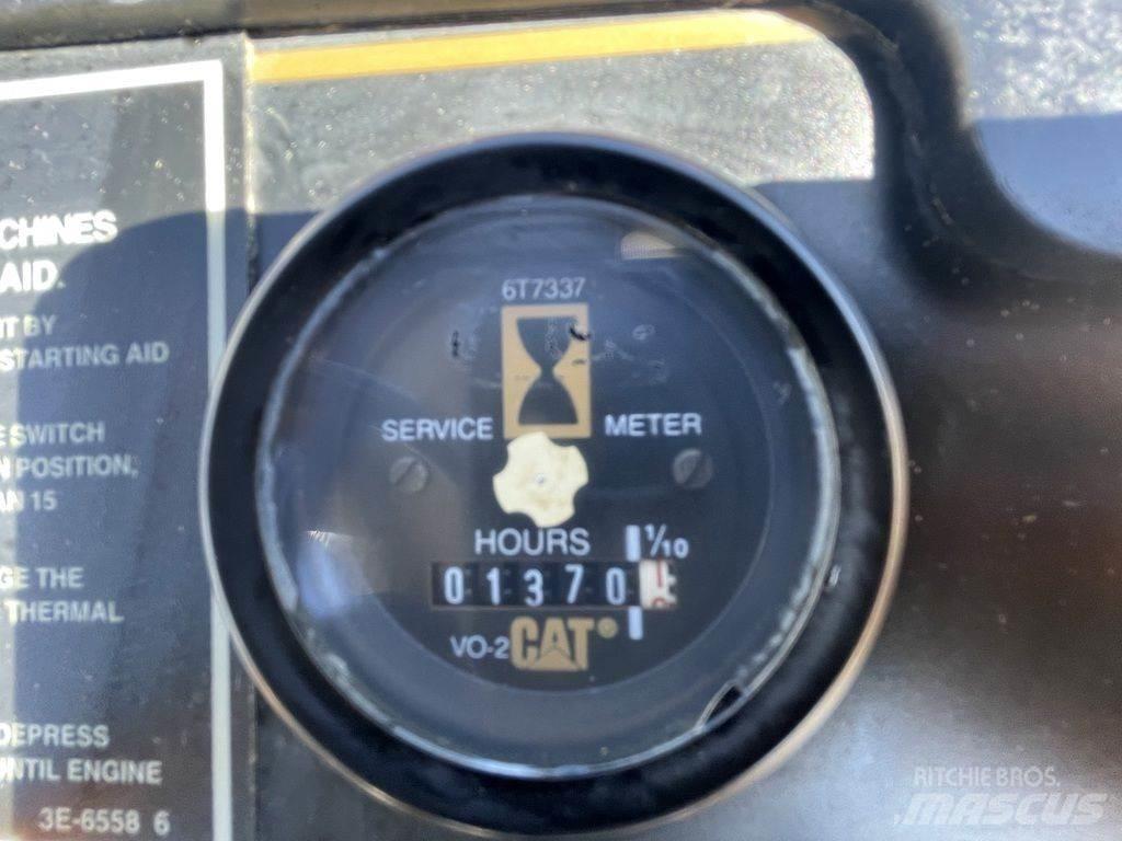 CAT CP-323C Traktori