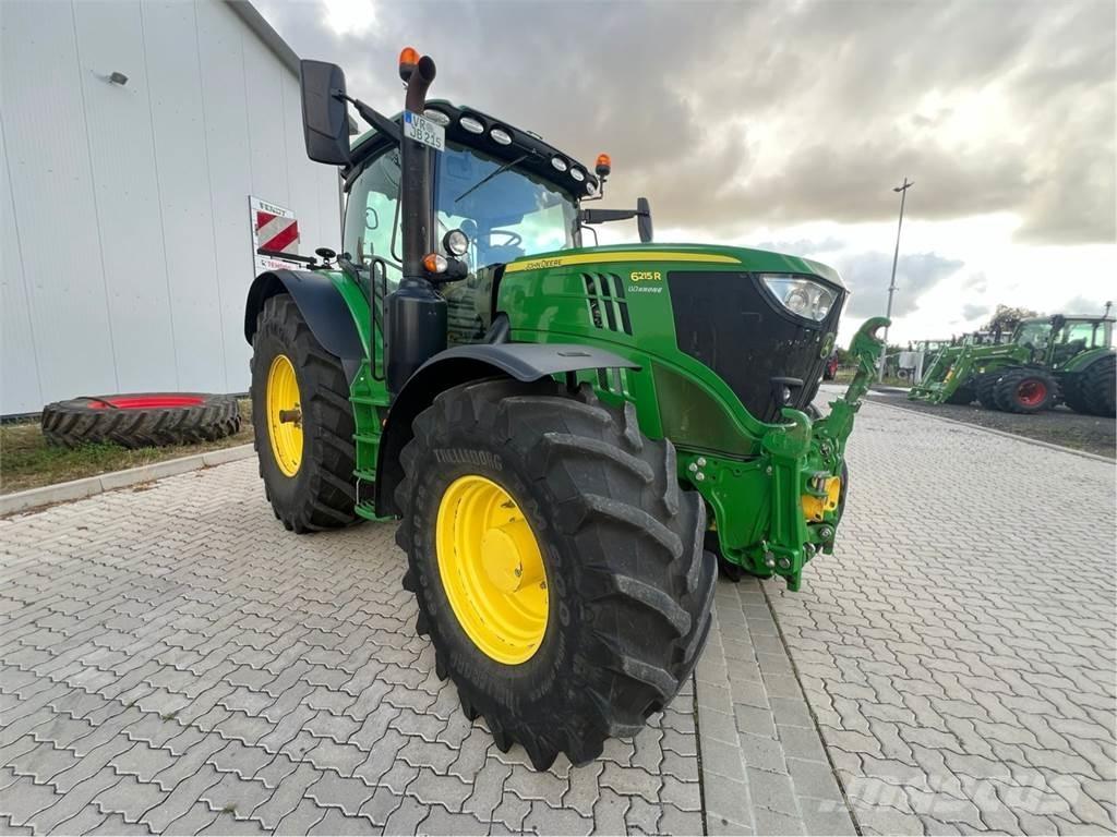 John Deere 6215 R Traktori