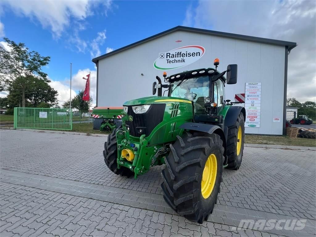 John Deere 6215 R Traktori