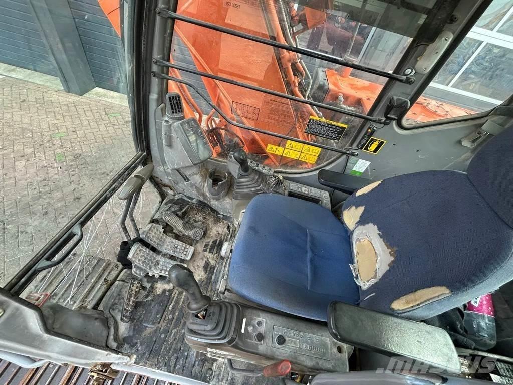 Hitachi ZX110 Midi bageri 7t – 12t
