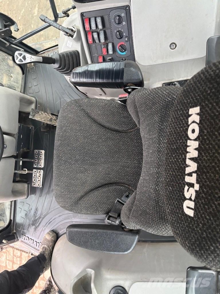 Komatsu WB 97 S Rovokopači