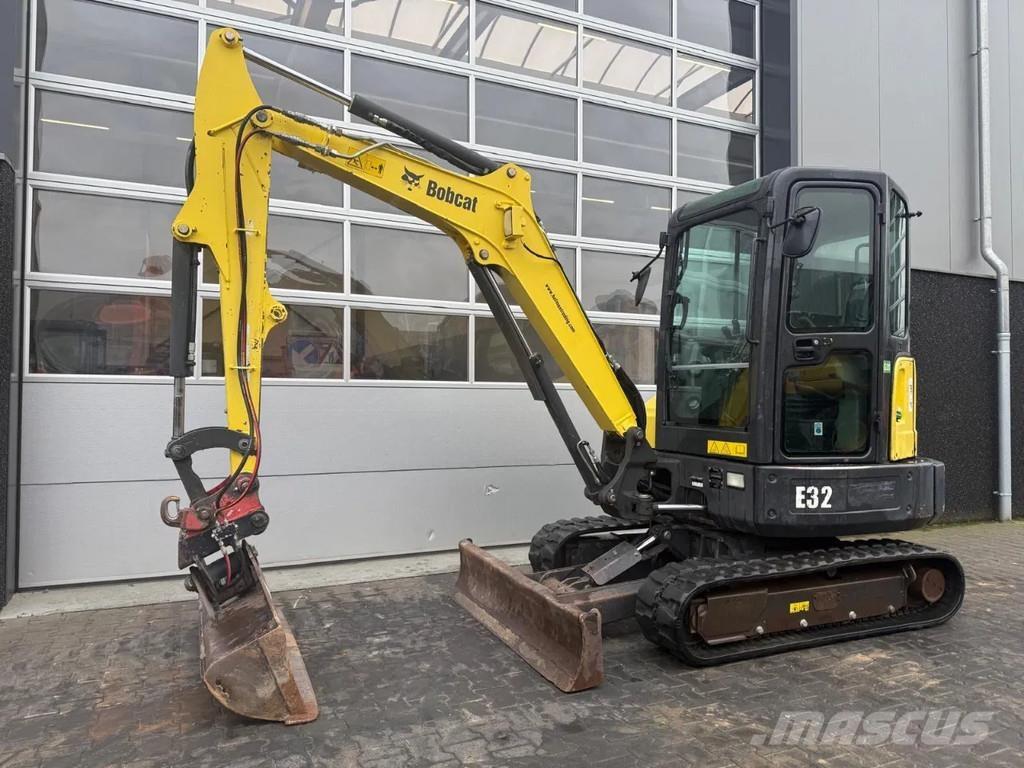 Bobcat E32 Mini bageri < 7t
