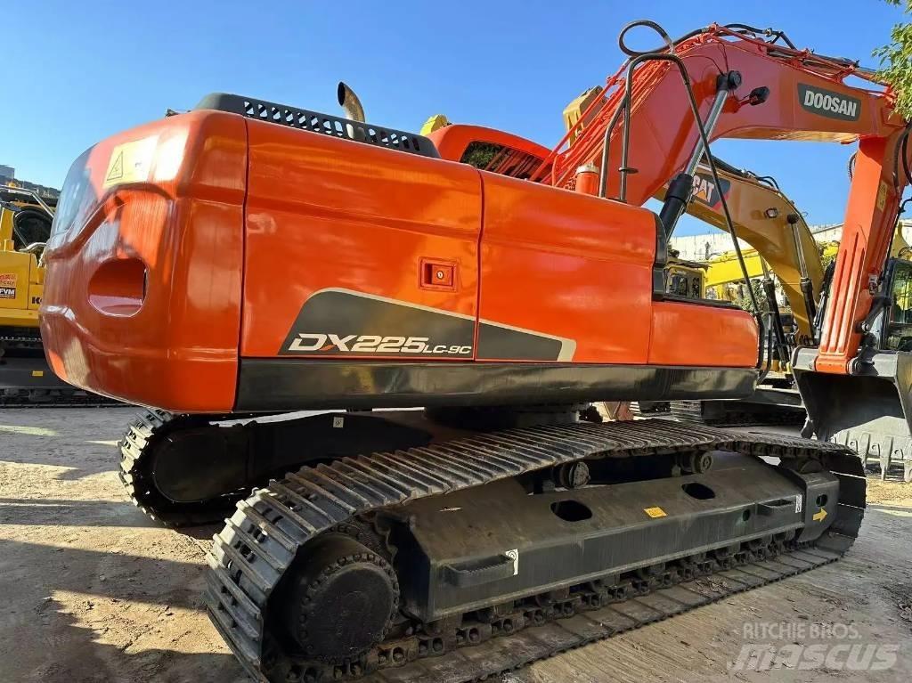 Doosan DX 225 LC Mini bageri < 7t