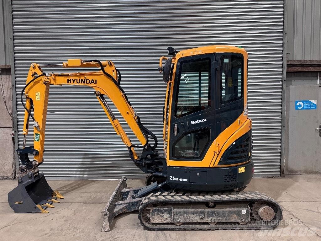 Hyundai R25Z-9 AK Mini bageri < 7t
