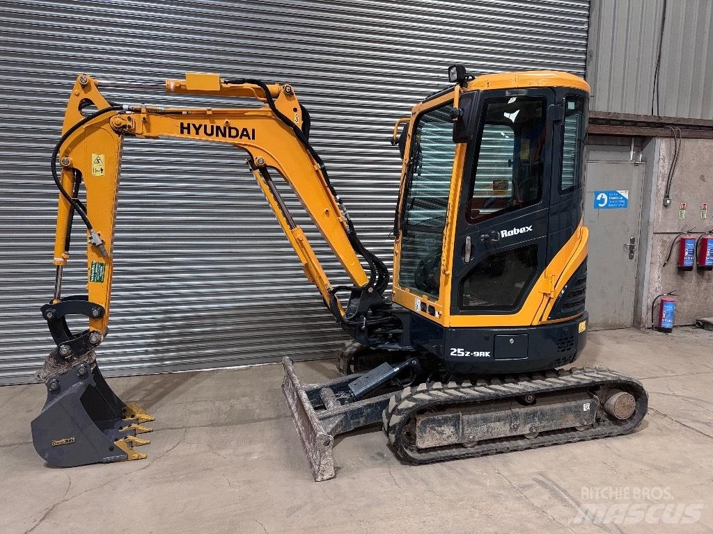 Hyundai R25Z-9 AK Mini bageri < 7t