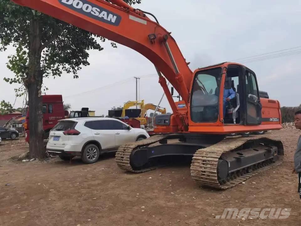 Doosan DX300LC Bageri guseničari
