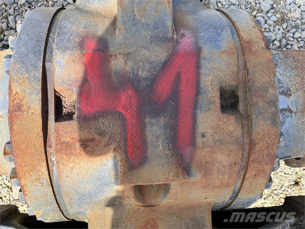 Komatsu 941.1 Menjači