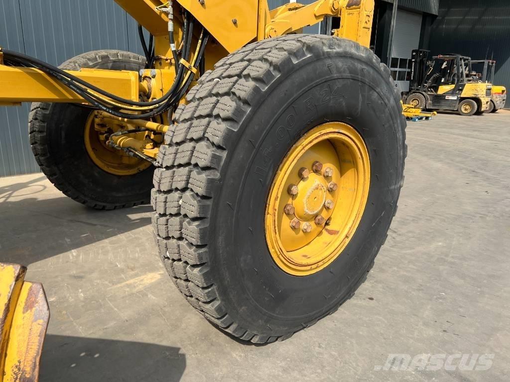 CAT 740B Zglobni damperi