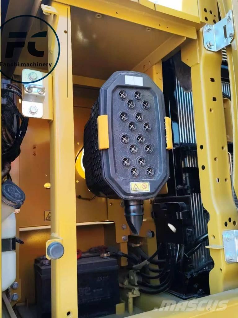 CAT 323 Bageri guseničari