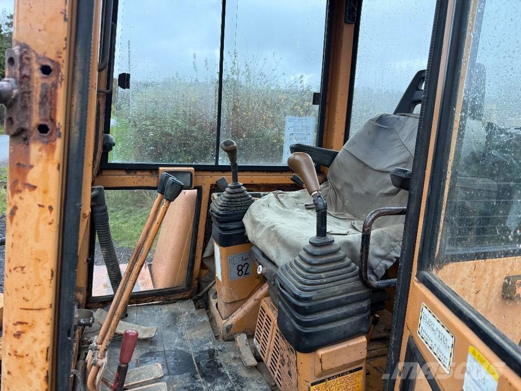 CASE Ck50 Bageri guseničari