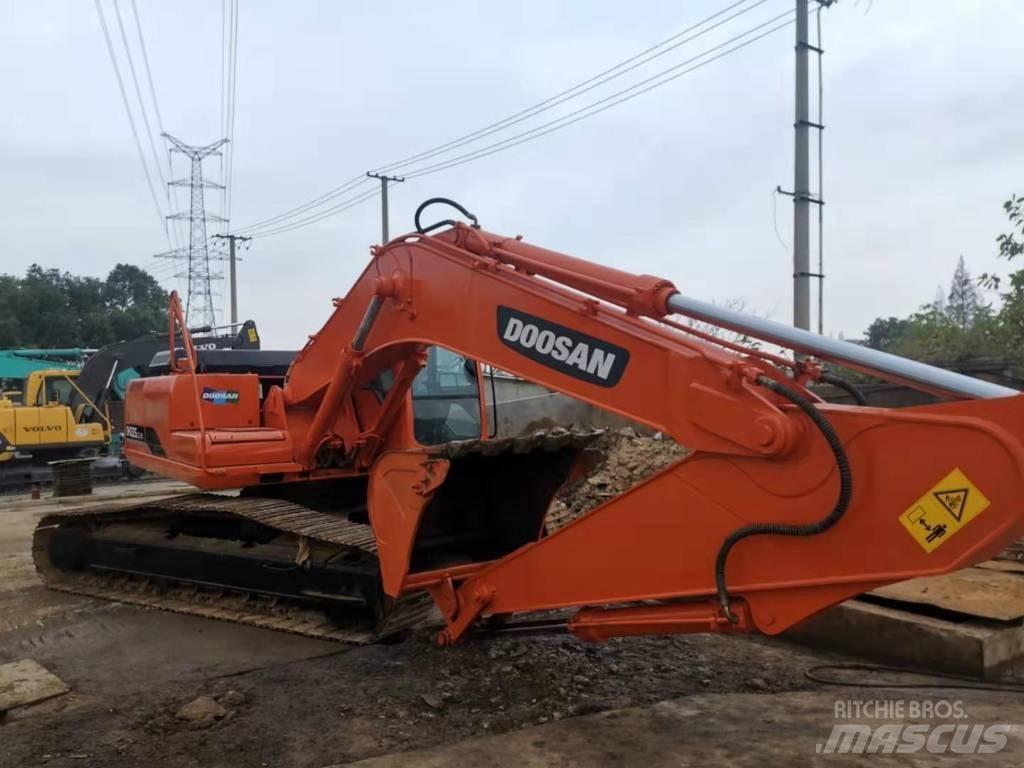Doosan DH225LC-9 Bageri guseničari
