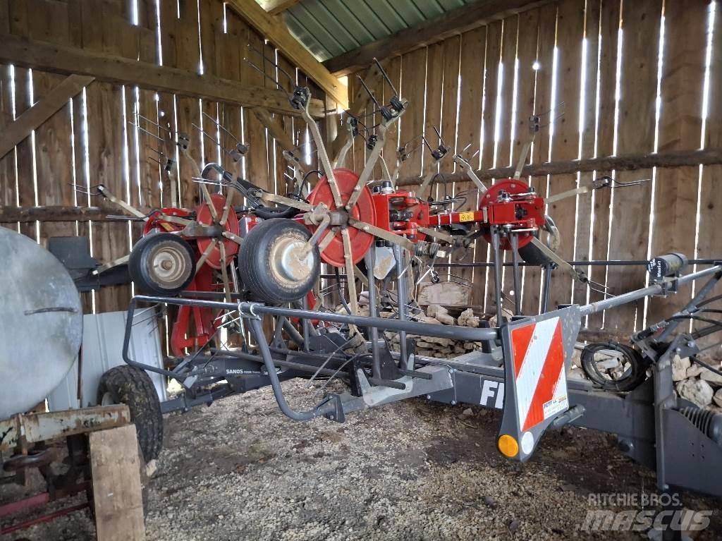 Fella Th1100 Okretači i sakupljači sena