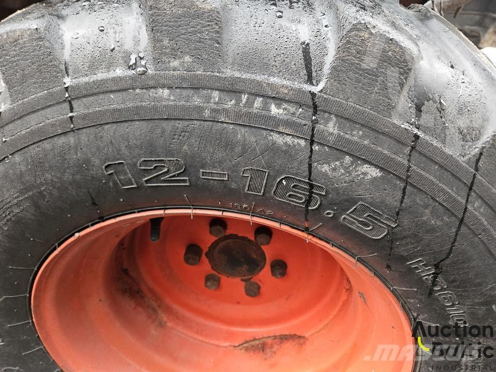 Kioti CK 2810 Traktori