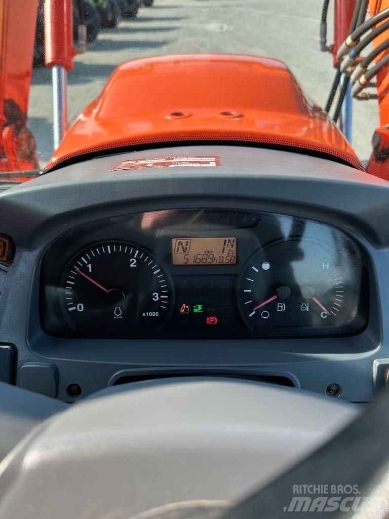 Kubota M 135 GX Traktori