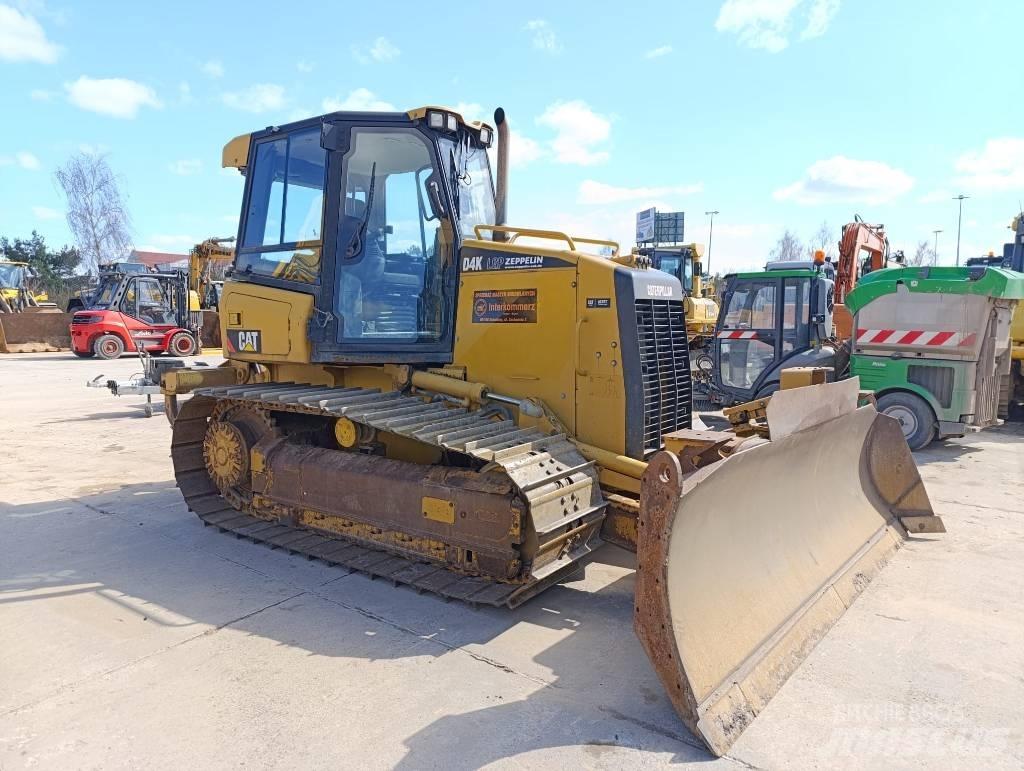 CAT D 4 K Buldožeri guseničari