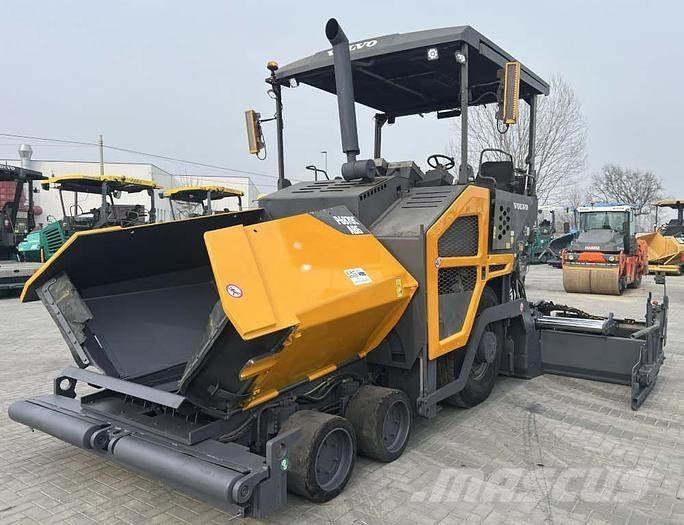 Volvo P 6870C Asfaltni finišeri