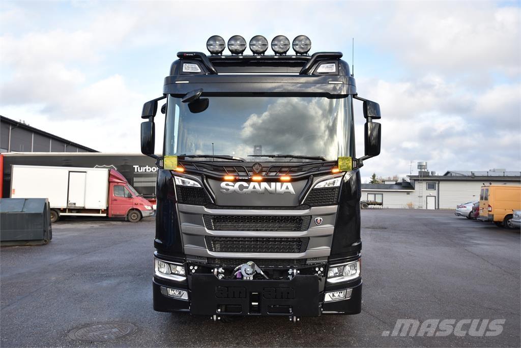 Scania R590 8X4 Rol kiper kamioni sa kukom za podizanje tereta