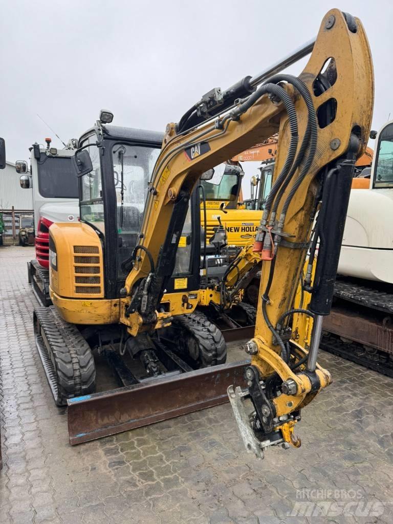 CAT 302.7 D Mini bageri < 7t