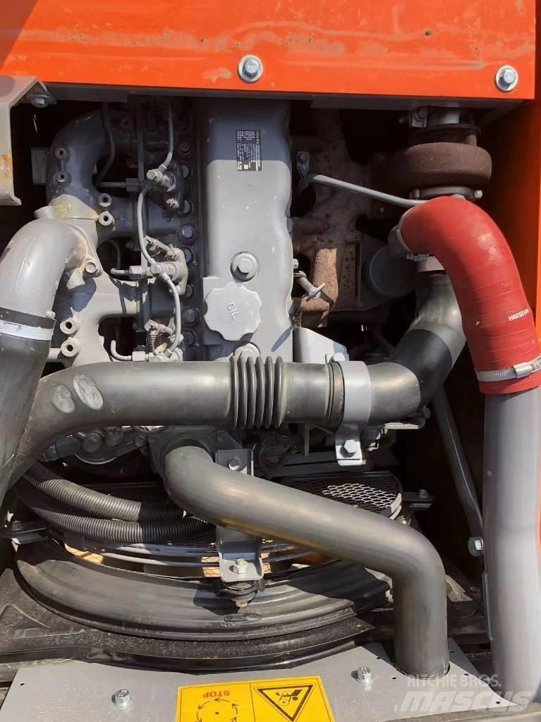Hitachi ZX 120 Bageri guseničari