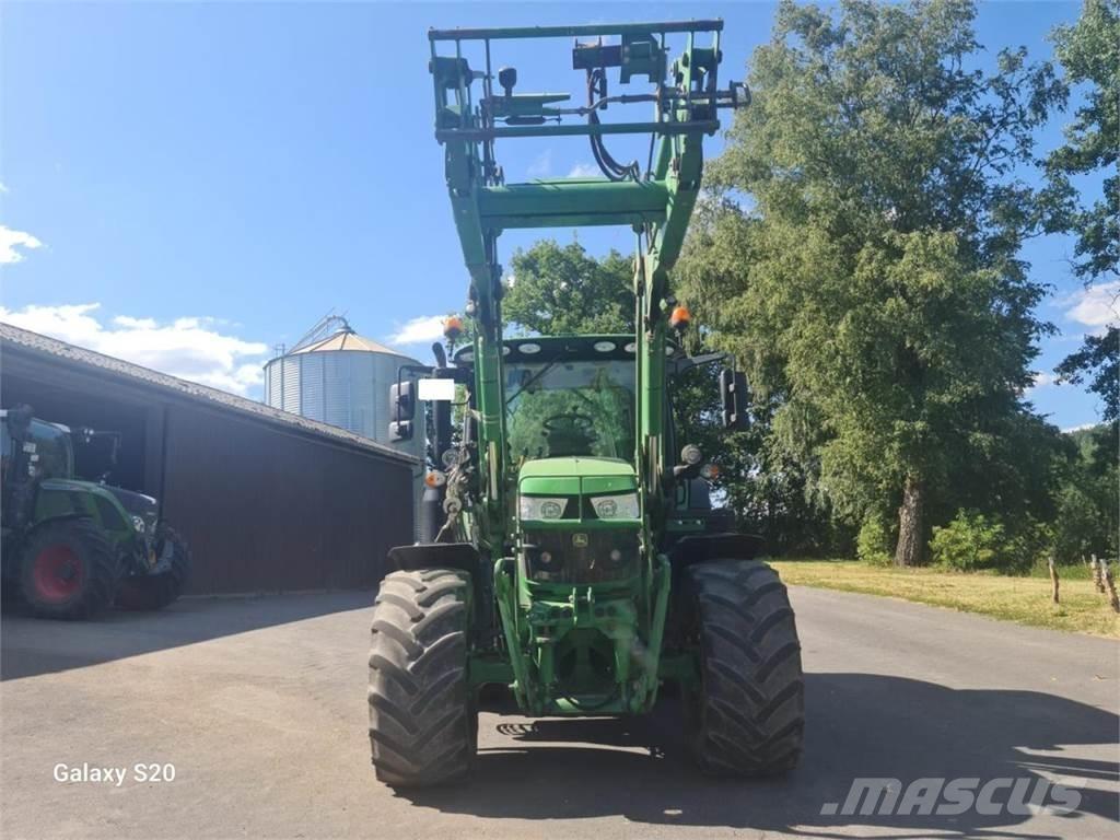 John Deere 6130R Traktori