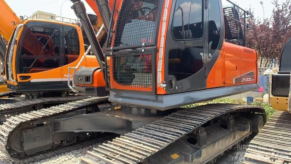 Doosan DX 300 LC-9 Bageri guseničari