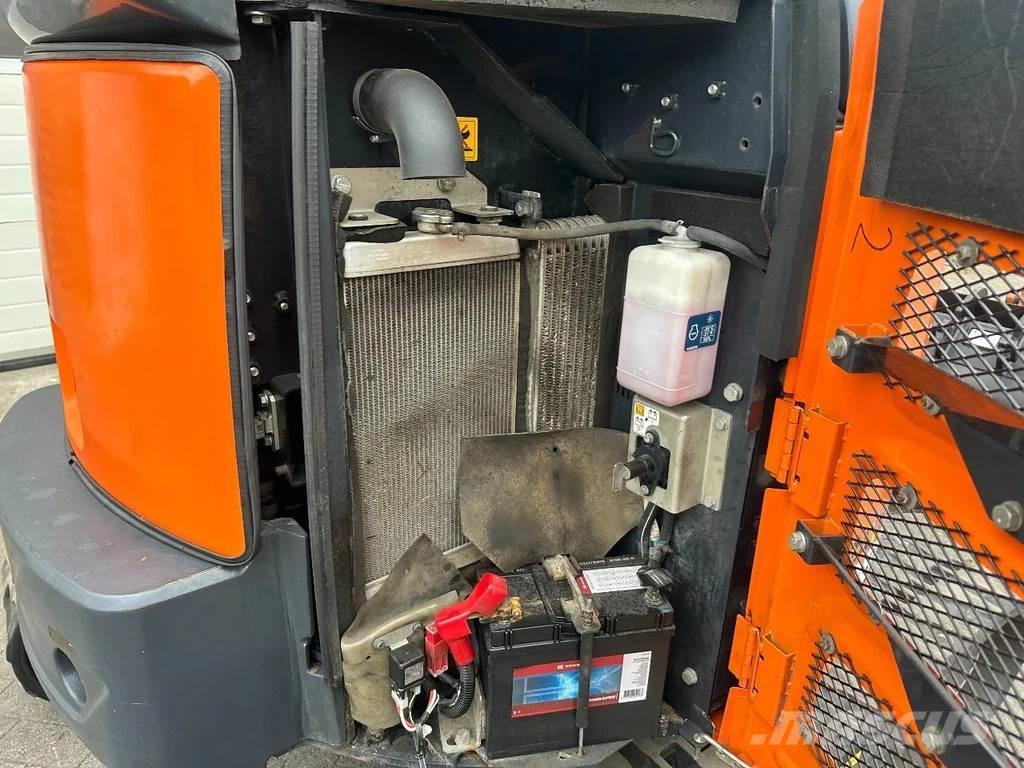 Hitachi ZX26U-6CR Mini bageri < 7t