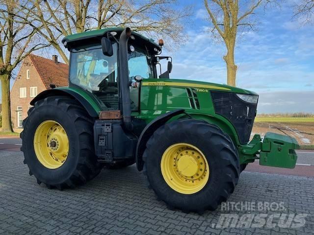 John Deere 7310 R Traktori
