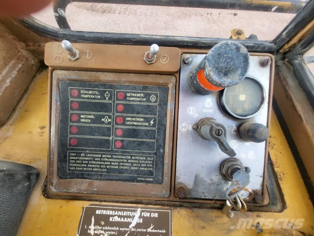 CAT 943 Utovarivaču guseničara