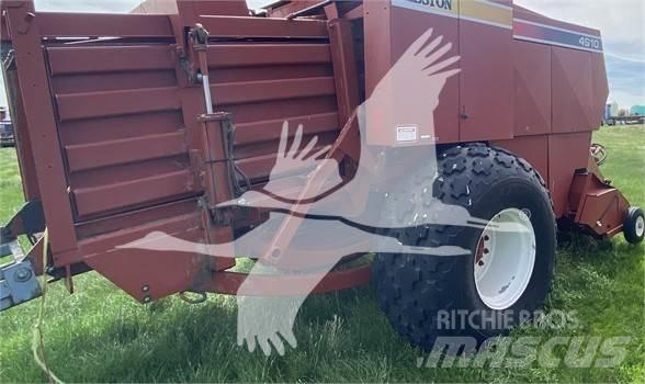 Hesston 4910 Prese/balirke za četvrtaste bale