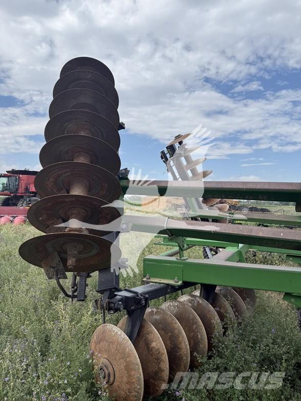 John Deere 630 Tanjirače