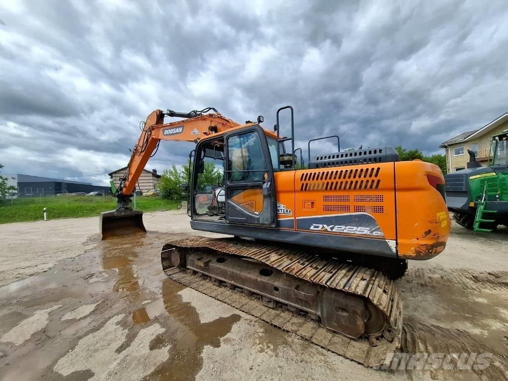 Doosan DX 225 LC-5 Bageri guseničari