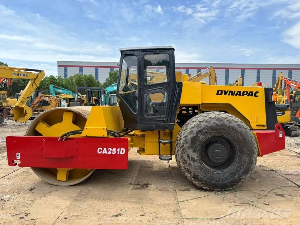 Dynapac CA251D Valjci sa jednim bubnjem