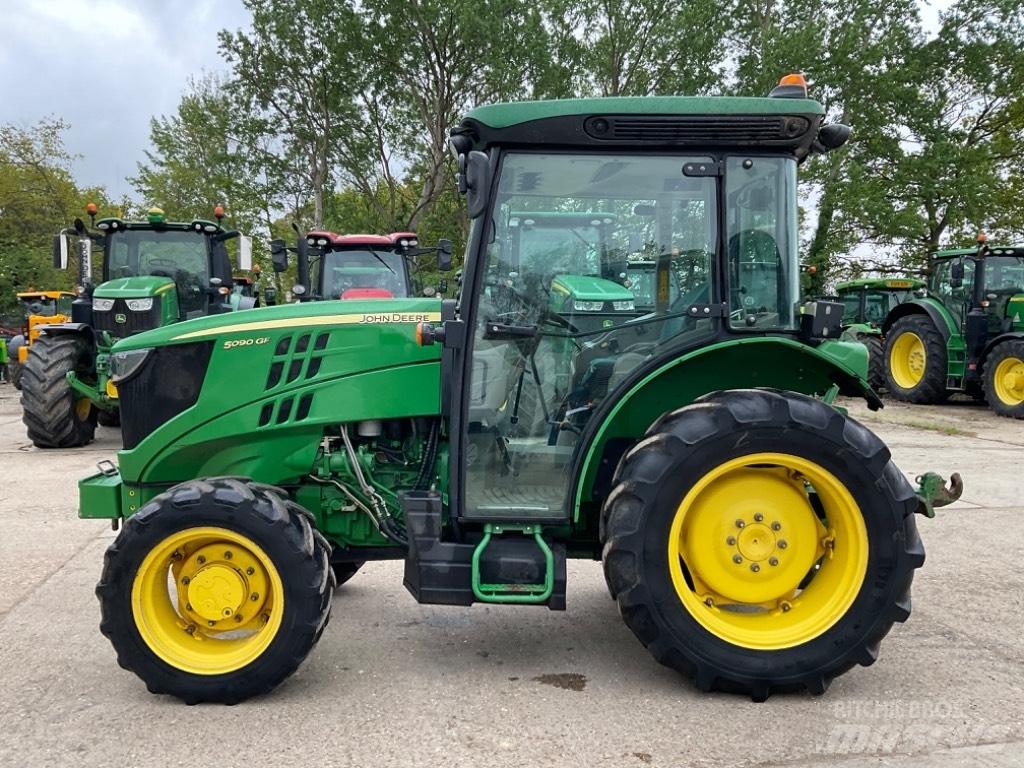 John Deere 5090 GF Traktori