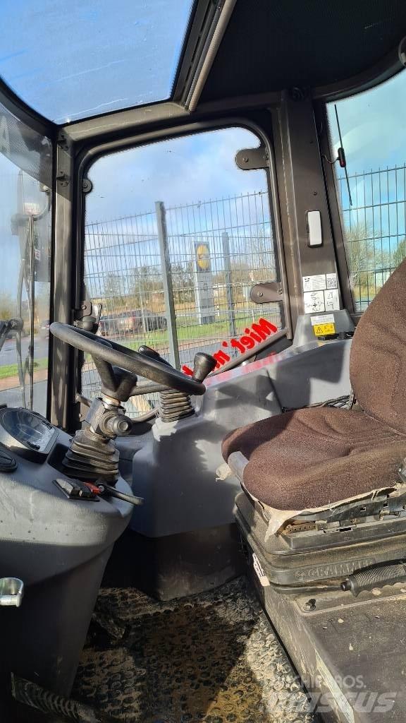 Mecalac AX 700 Utovarivači na točkove