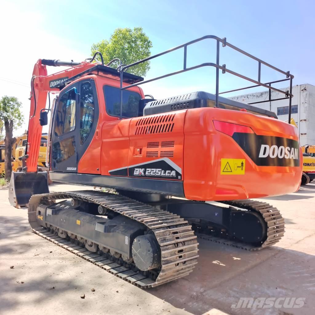 Doosan DX 225 LCA Bageri guseničari