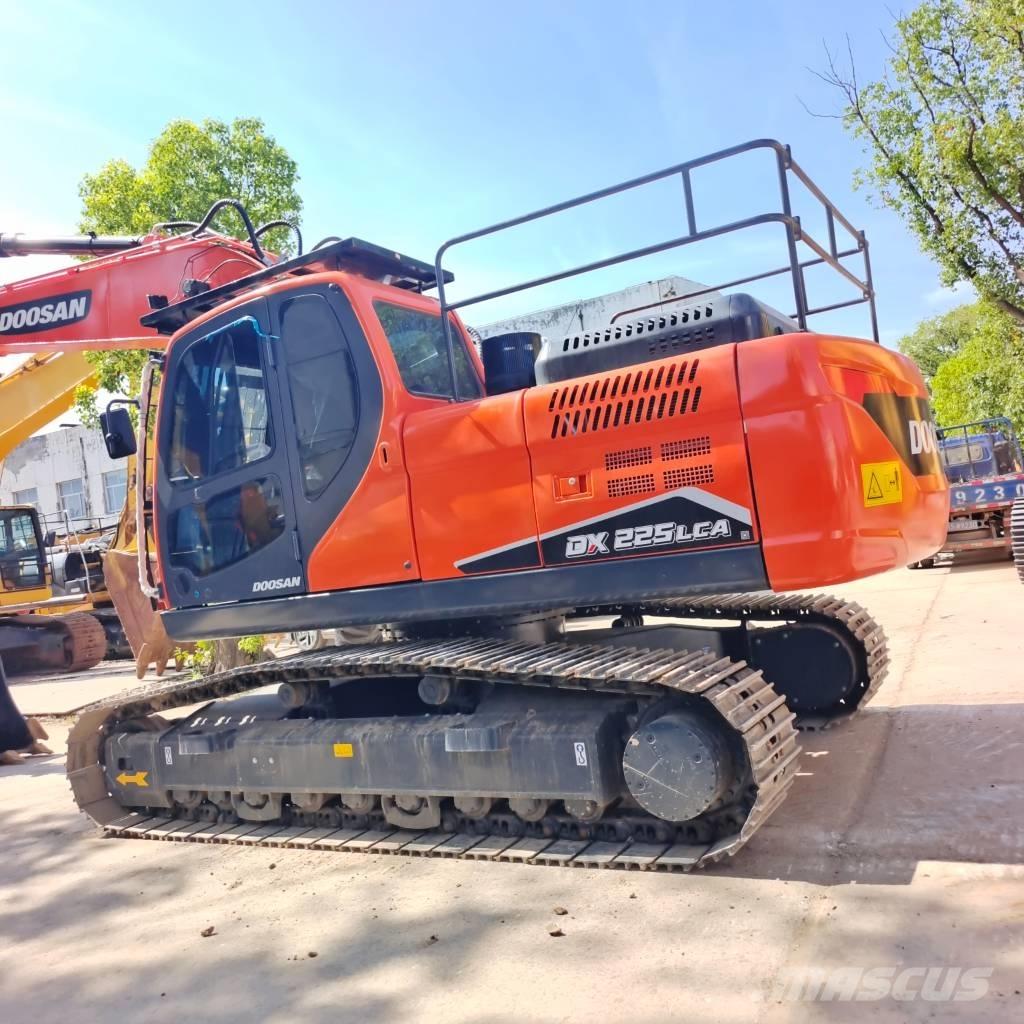 Doosan DX 225 LCA Bageri guseničari