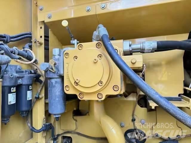 CAT 320 GC Bageri guseničari