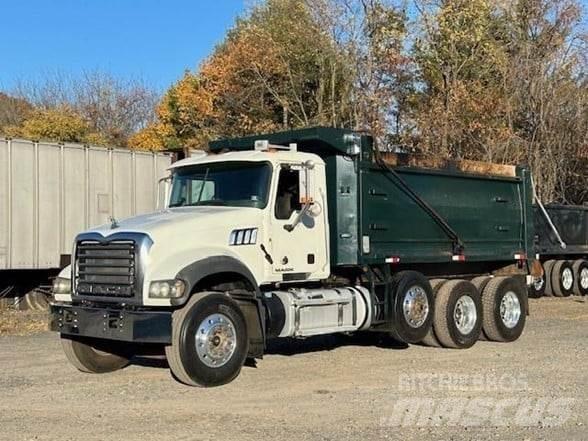 Mack GRANITE GU713 Kiperi kamioni