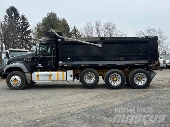Mack GRANITE GU713 Kiperi kamioni
