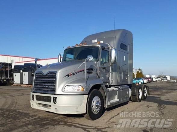 Mack PINNACLE CXU613 Tegljači