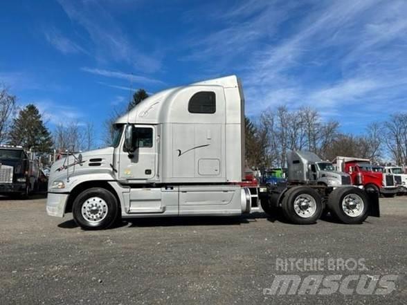 Mack PINNACLE CXU613 Tegljači