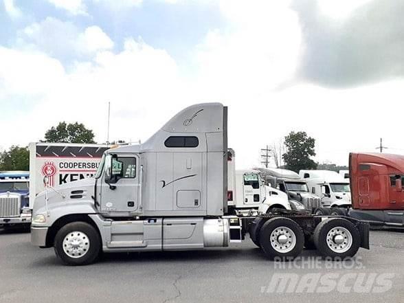 Mack PINNACLE CXU613 Tegljači