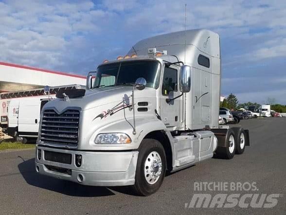 Mack PINNACLE CXU613 Tegljači