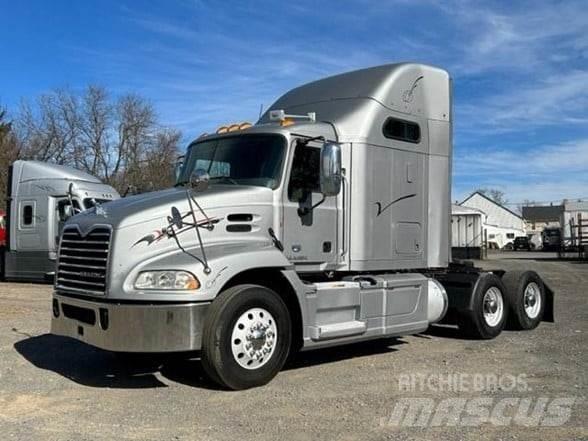 Mack PINNACLE CXU613 Tegljači