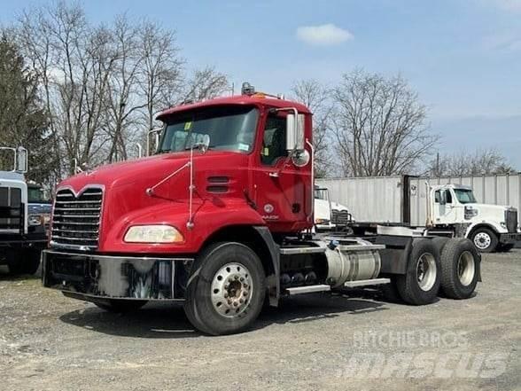 Mack PINNACLE CXU613 Tegljači