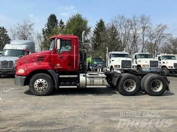 Mack PINNACLE CXU613 Tegljači